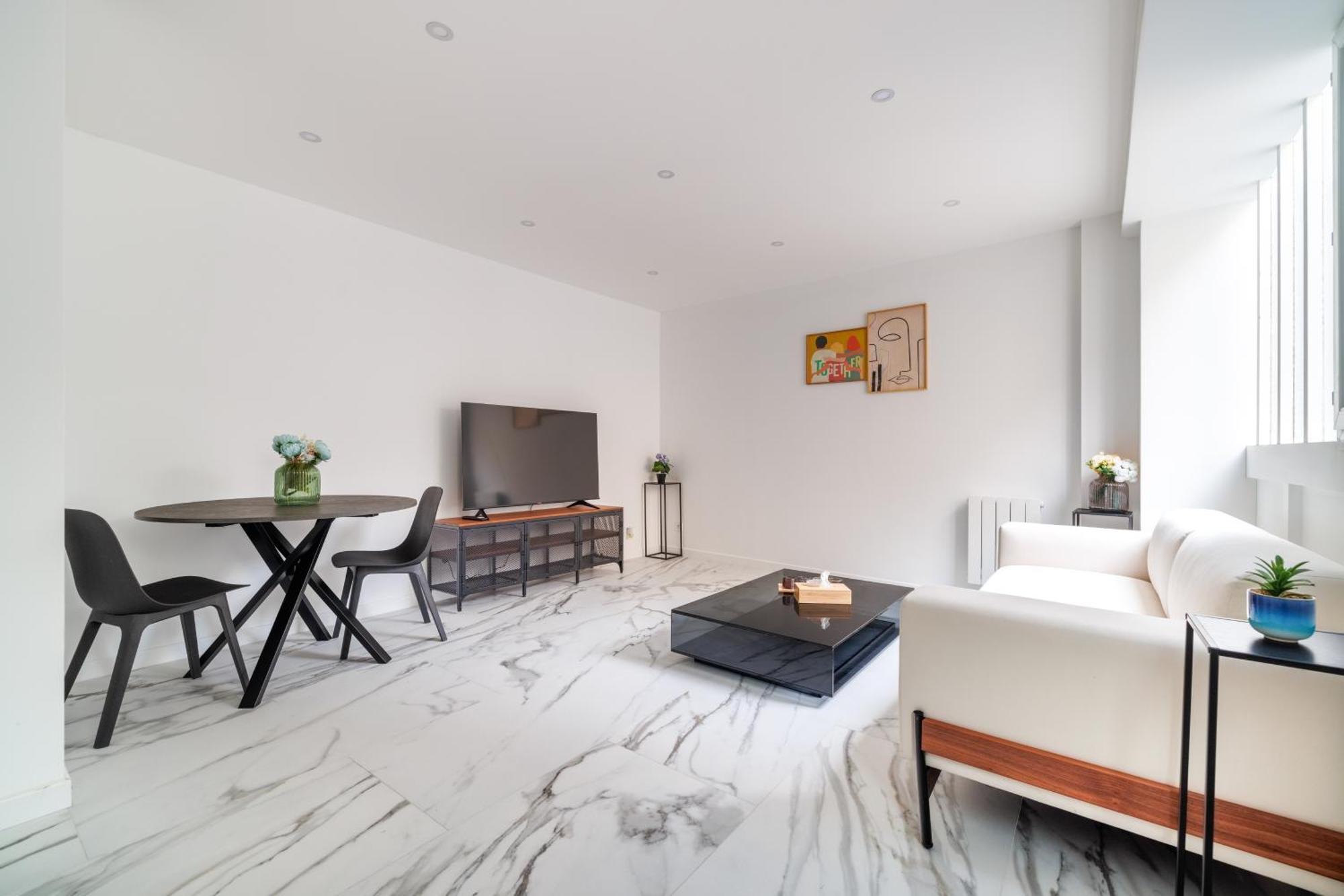 Spacious Flat For 4 People #1 Asnieres-sur-Seine Bagian luar foto